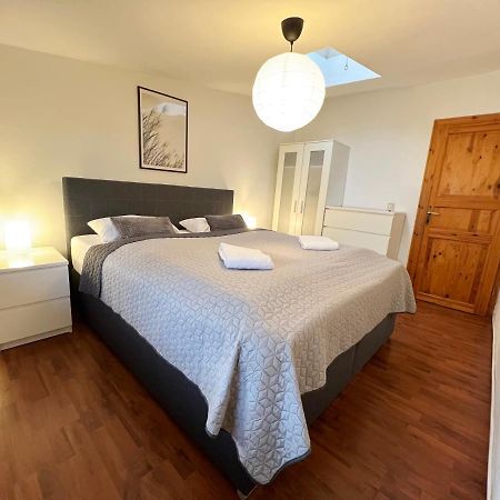 85Qm - Zentrale Lage - Parkplatz Apartment Гьотинген Екстериор снимка